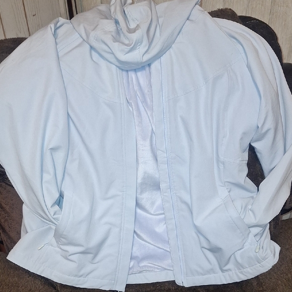 Kirkland Signature Women's Light Blue Ski Jacket - Picture 2 of 7